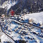 A Avec Parking Et Wi-fi Inclus - Fr-1-563-74 Apartment Courchevel