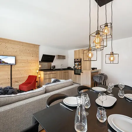 Apartment T3 A Courchevel, Emplacement Ideal A 100m Du Front De Neige, Parking Et Wifi Inclus - Fr-1-563-74
